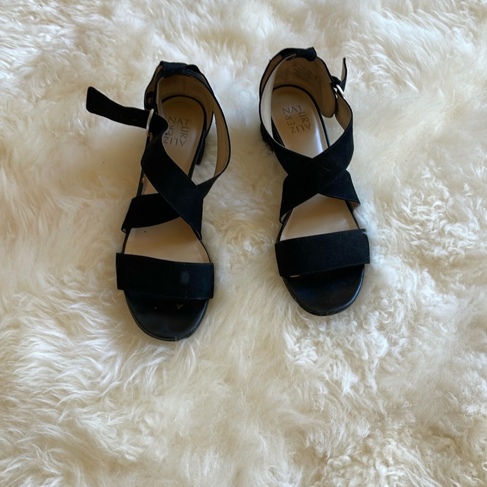 Naturalizer Sandal Block Heel. Black suede.Size 9m.